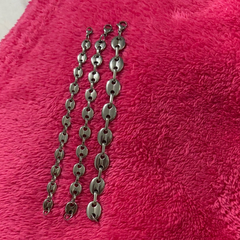 Chic Silver Disc Bracelet